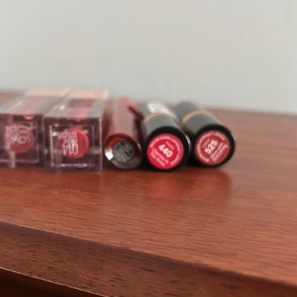Armani revlon 🎁⭐️👀 Maybelline hyaluronic acid lifter, gloss bundle plumpers - Picture 7 of 7